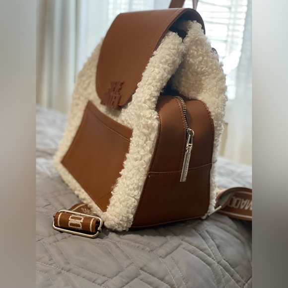 Steve Madden Sherpa backpack. - Picture 5 of 5